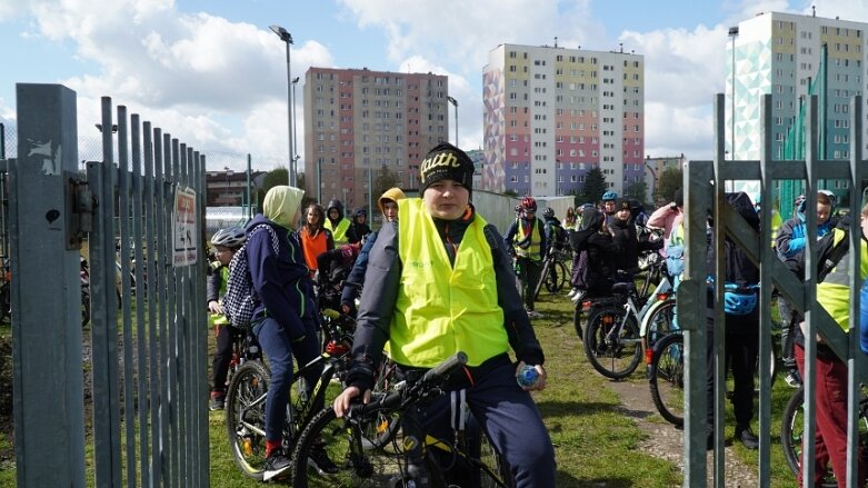  Bezpiecznie na rowerze. Cezary Zamana gościł w Skierniewicach 