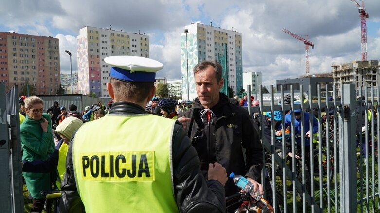  Bezpiecznie na rowerze. Cezary Zamana gościł w Skierniewicach 