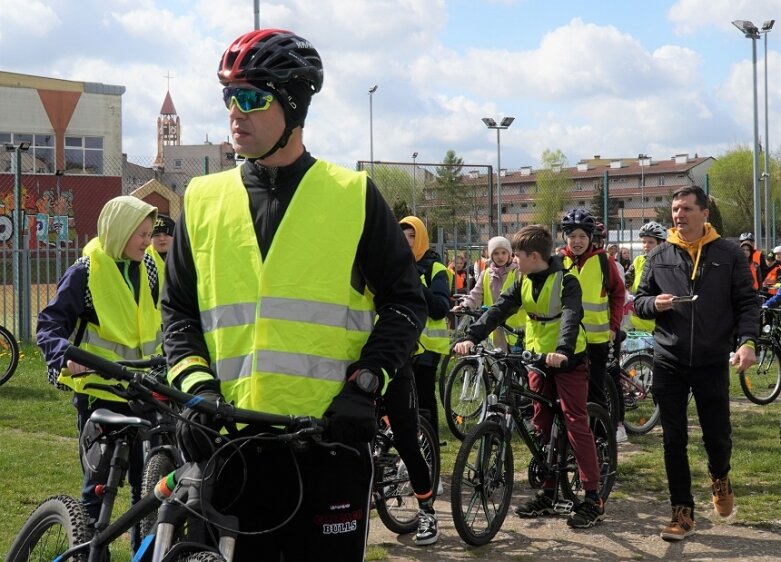  Bezpiecznie na rowerze. Cezary Zamana gościł w Skierniewicach 