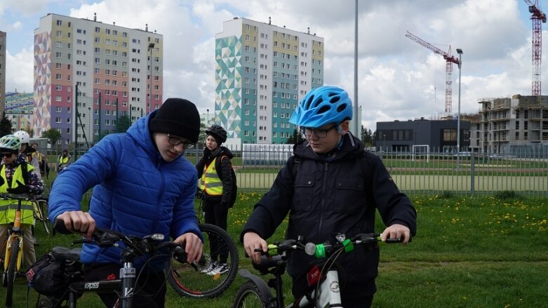  Bezpiecznie na rowerze. Cezary Zamana gościł w Skierniewicach 