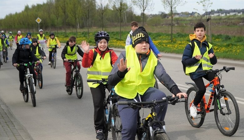  Bezpiecznie na rowerze. Cezary Zamana gościł w Skierniewicach 