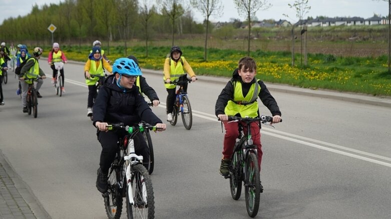  Bezpiecznie na rowerze. Cezary Zamana gościł w Skierniewicach 