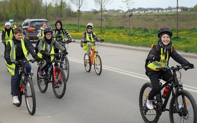  Bezpiecznie na rowerze. Cezary Zamana gościł w Skierniewicach 