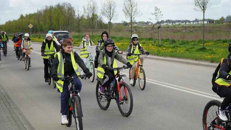  Bezpiecznie na rowerze. Cezary Zamana gościł w Skierniewicach 