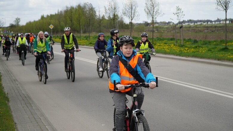  Bezpiecznie na rowerze. Cezary Zamana gościł w Skierniewicach 