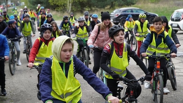  Bezpiecznie na rowerze. Cezary Zamana gościł w Skierniewicach 