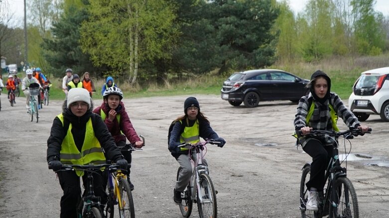  Bezpiecznie na rowerze. Cezary Zamana gościł w Skierniewicach 