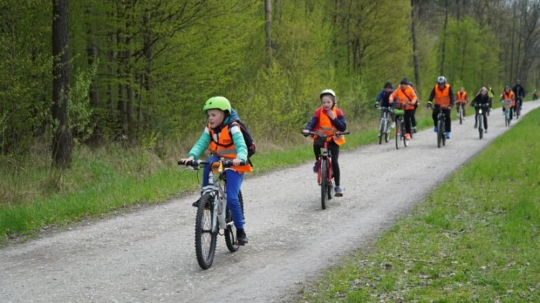  Bezpiecznie na rowerze. Cezary Zamana gościł w Skierniewicach 