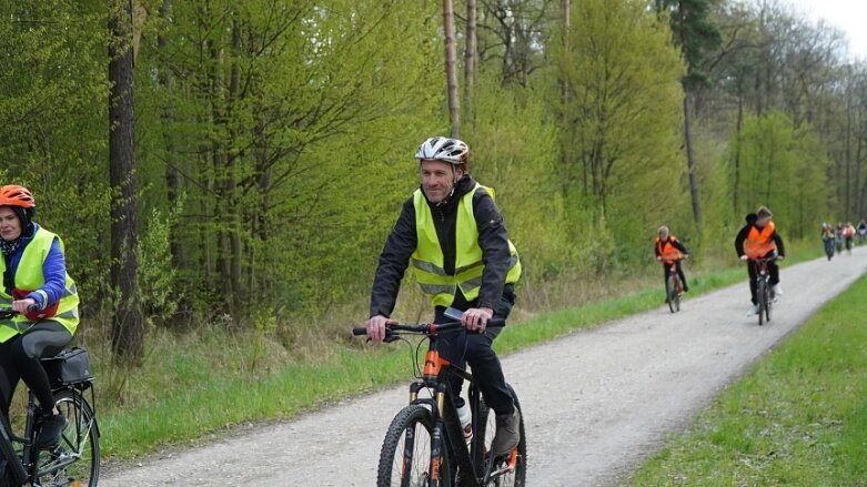  Bezpiecznie na rowerze. Cezary Zamana gościł w Skierniewicach 