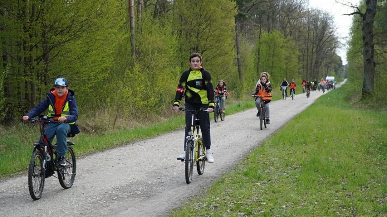  Bezpiecznie na rowerze. Cezary Zamana gościł w Skierniewicach 