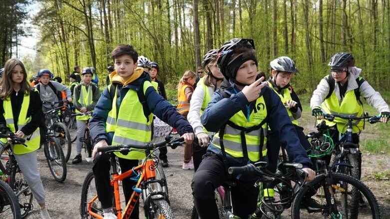  Bezpiecznie na rowerze. Cezary Zamana gościł w Skierniewicach 