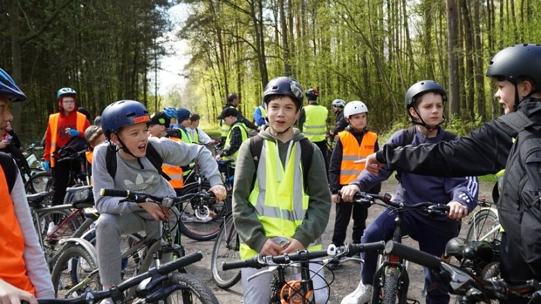  Bezpiecznie na rowerze. Cezary Zamana gościł w Skierniewicach 