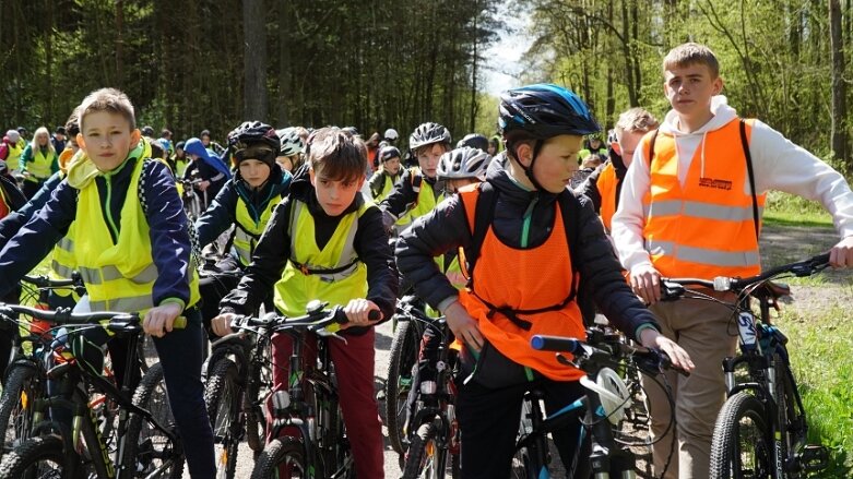  Bezpiecznie na rowerze. Cezary Zamana gościł w Skierniewicach 