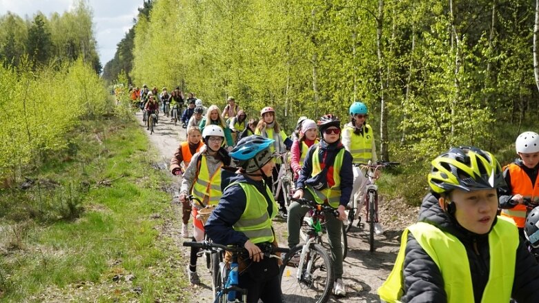  Bezpiecznie na rowerze. Cezary Zamana gościł w Skierniewicach 