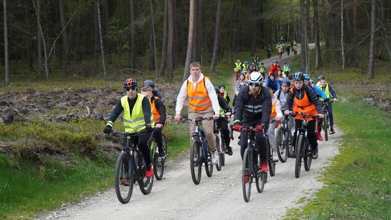  Bezpiecznie na rowerze. Cezary Zamana gościł w Skierniewicach 