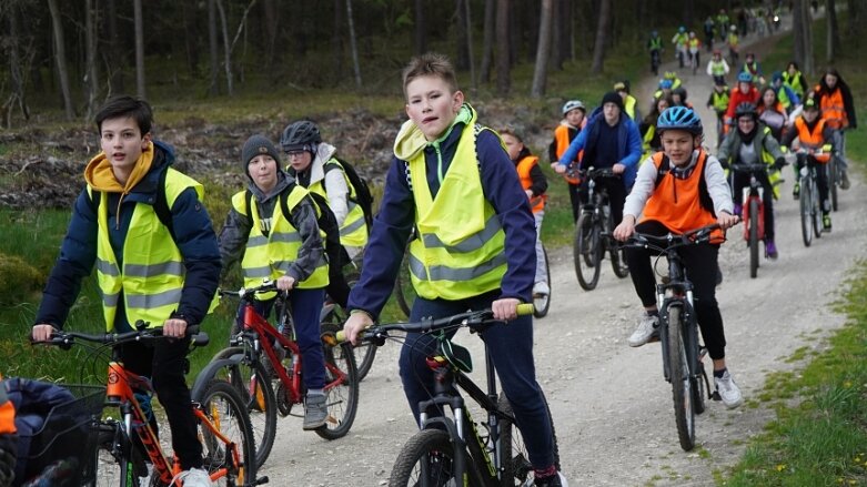  Bezpiecznie na rowerze. Cezary Zamana gościł w Skierniewicach 