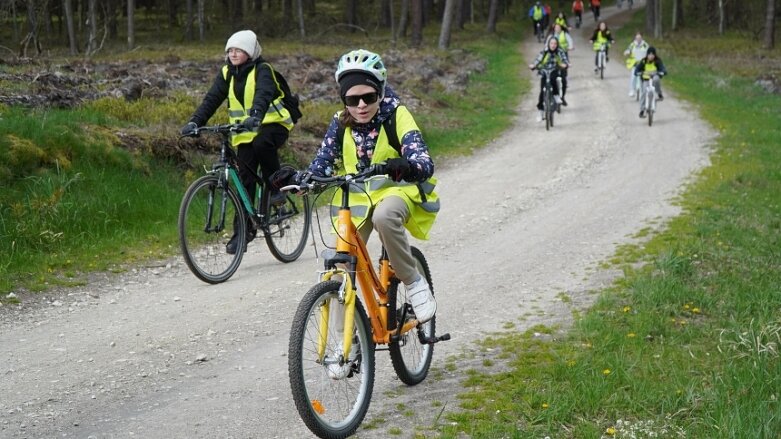  Bezpiecznie na rowerze. Cezary Zamana gościł w Skierniewicach 