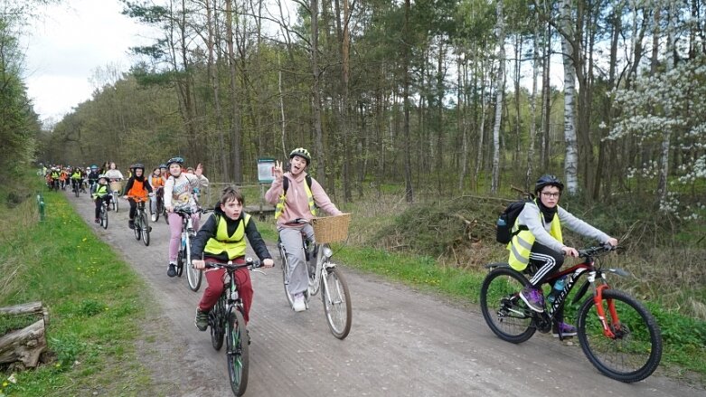  Bezpiecznie na rowerze. Cezary Zamana gościł w Skierniewicach 