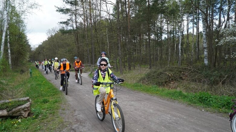  Bezpiecznie na rowerze. Cezary Zamana gościł w Skierniewicach 