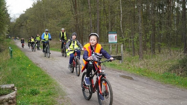  Bezpiecznie na rowerze. Cezary Zamana gościł w Skierniewicach 