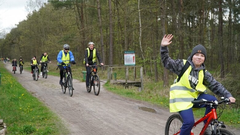  Bezpiecznie na rowerze. Cezary Zamana gościł w Skierniewicach 