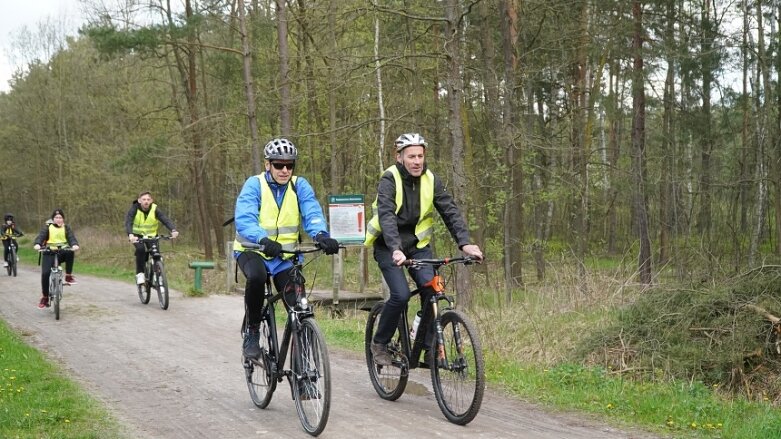  Bezpiecznie na rowerze. Cezary Zamana gościł w Skierniewicach 