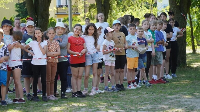  Biegowe sztafety w okazji Dnia Dziecka w Siódemce 