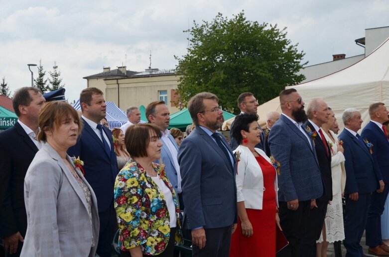  Burmistrz Jeżowa na dożynki wjechał wierzchem 