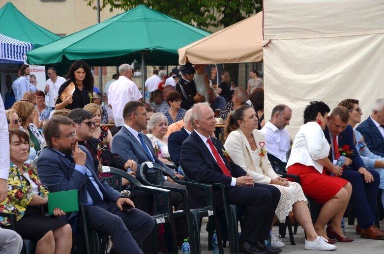  Burmistrz Jeżowa na dożynki wjechał wierzchem 