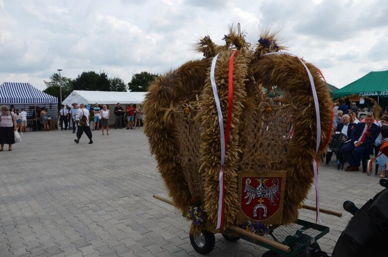  Burmistrz Jeżowa na dożynki wjechał wierzchem 