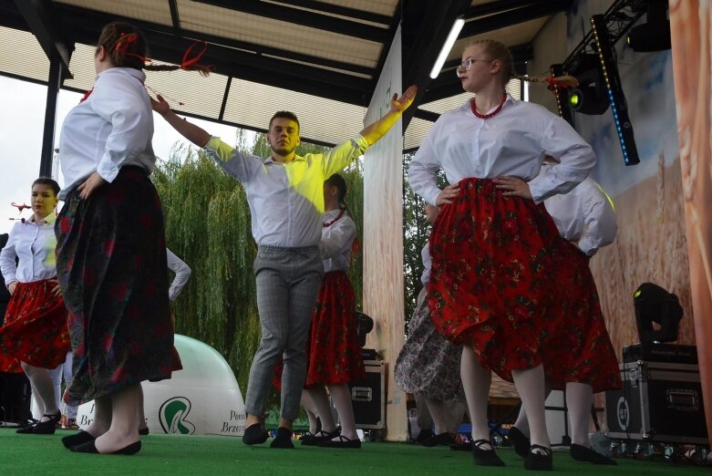  Burmistrz Jeżowa na dożynki wjechał wierzchem 