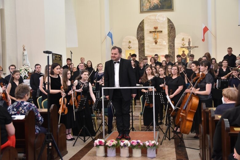  Było dostojnie, pięknie. Szczególny koncert w Garnizonie 