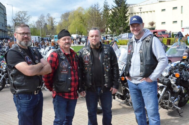  Charytatywny zlot samochodów i motocykli w Skierniewicach [ZDJĘCIA] 