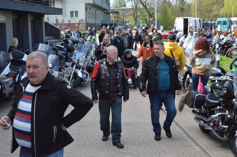  Charytatywny zlot samochodów i motocykli w Skierniewicach [ZDJĘCIA] 