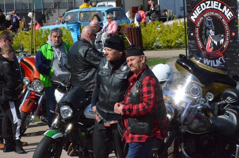  Charytatywny zlot samochodów i motocykli w Skierniewicach [ZDJĘCIA] 