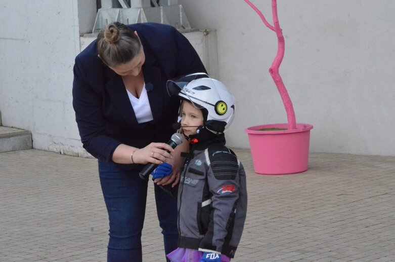  Charytatywny zlot samochodów i motocykli w Skierniewicach [ZDJĘCIA] 