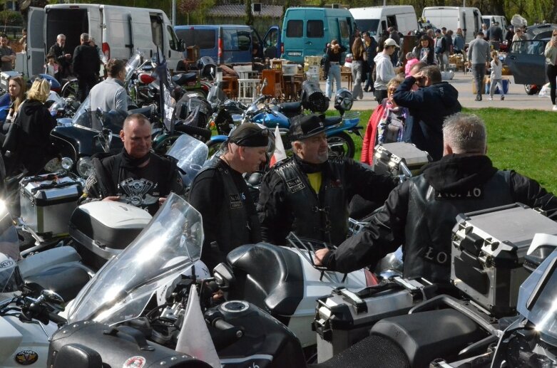  Charytatywny zlot samochodów i motocykli w Skierniewicach [ZDJĘCIA] 