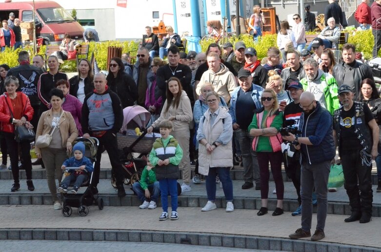  Charytatywny zlot samochodów i motocykli w Skierniewicach [ZDJĘCIA] 