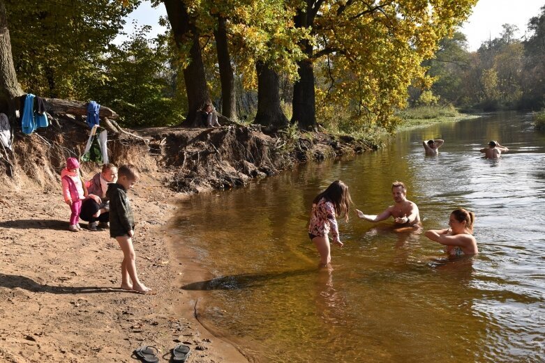  Coraz więcej osób morsuje się w Skierniewicach  