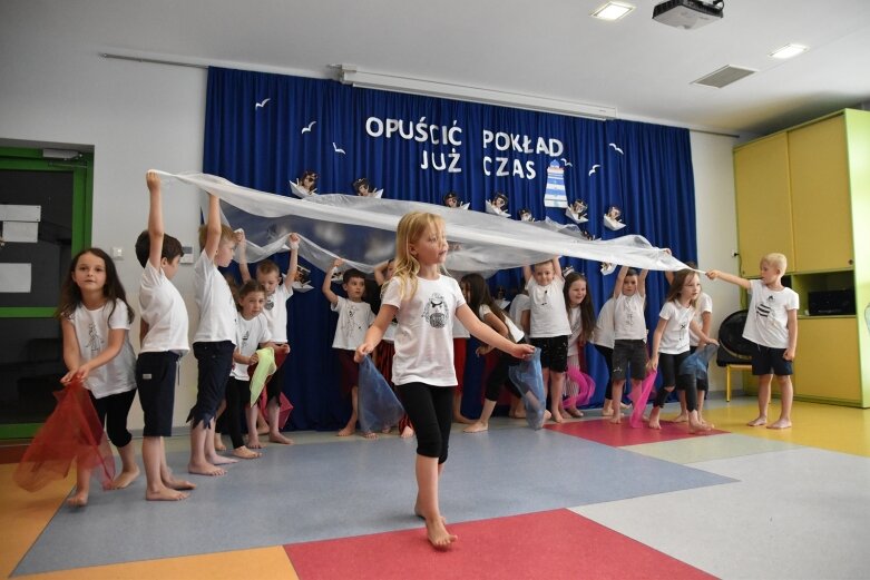  Czas opuścić pokład. Sześciolatki pożegnały przedszkole 