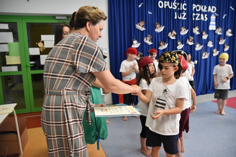  Czas opuścić pokład. Sześciolatki pożegnały przedszkole 