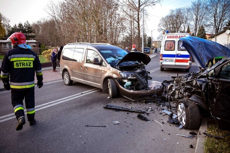  Czołowe zderzenie na Waryńskiego 