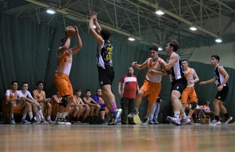  Derby miasta w lidze juniorów starszych dla Ósemki 