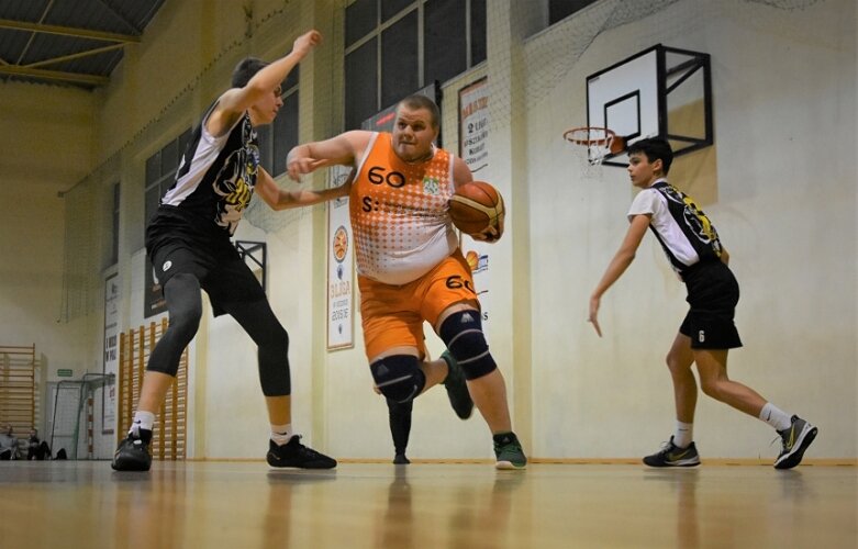  Derby miasta w lidze juniorów starszych dla Ósemki 