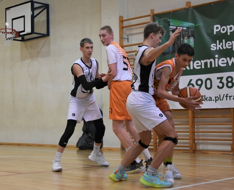  Derby w lidze kadetów dla Ósemki 