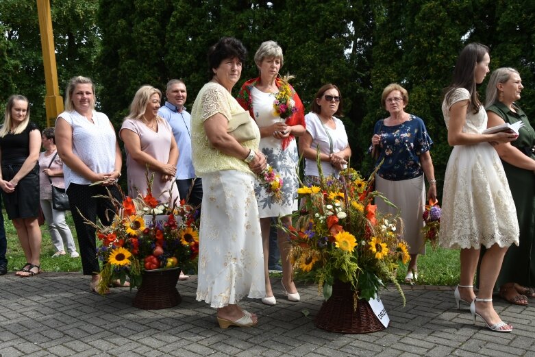  Dożynki parafialne w Lipcach Reymontowskich 