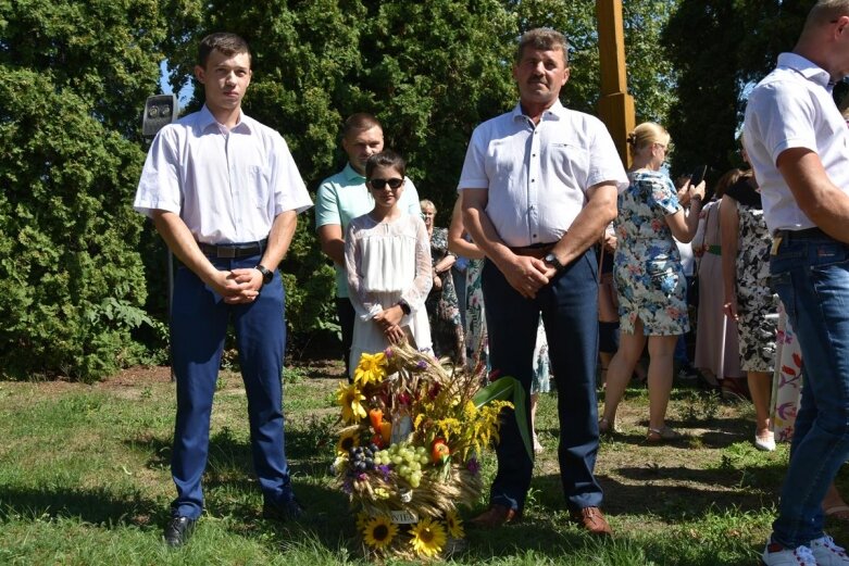  Dożynki parafialne w Lipcach Reymontowskich 