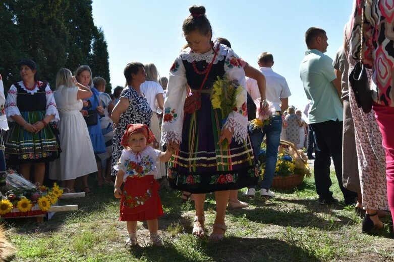  Dożynki parafialne w Lipcach Reymontowskich 