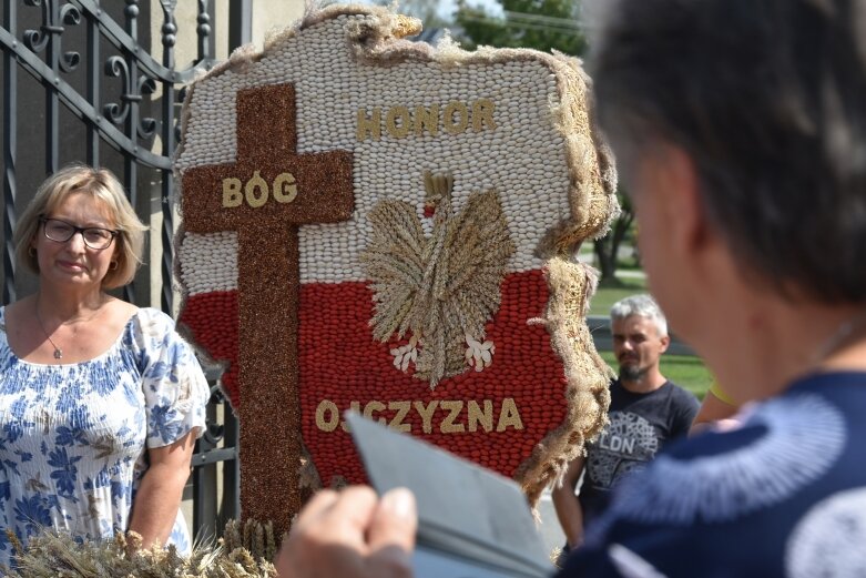  Dożynki parafialne w Lipcach Reymontowskich 