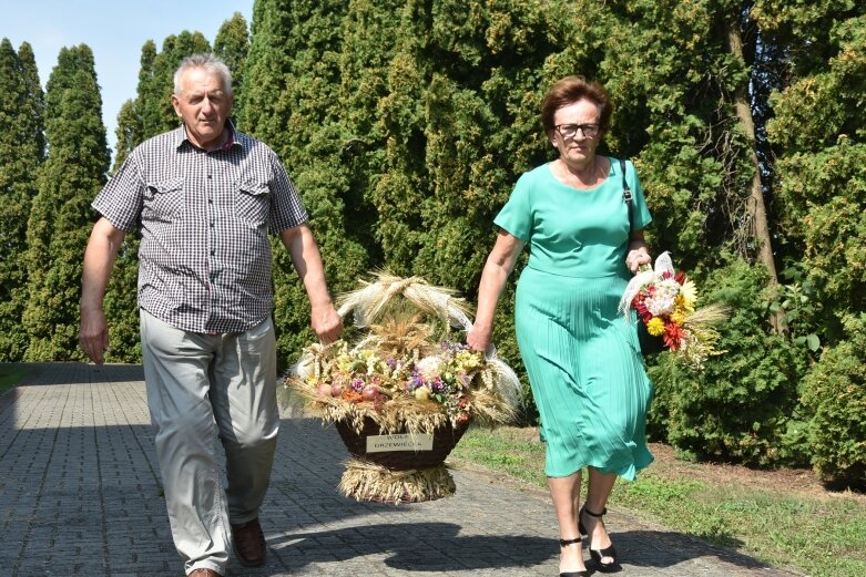  Dożynki parafialne w Lipcach Reymontowskich 